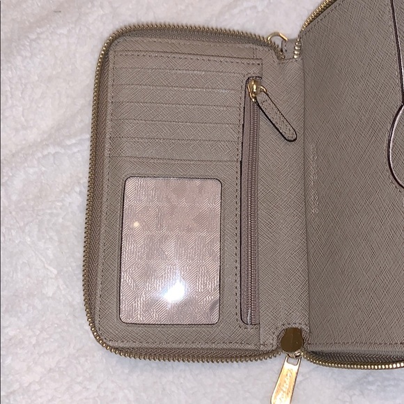 *SOLD*Michael Kors Wallet EUC - Picture 3 of 5